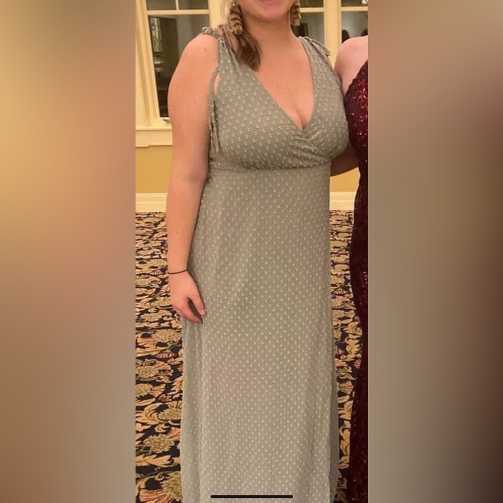 Full length Lulu’s polka dot stitch dress